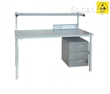 ESD / antistatický pracovní stůl KULT, s policí, zásuvkami a kabelovým kanálem